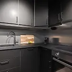 King bed - Free parking - Renovated June 2025
