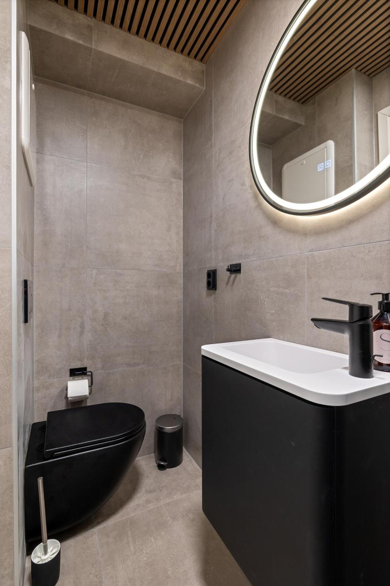 King bed - Free parking - Renovated June 2025 Apartamento